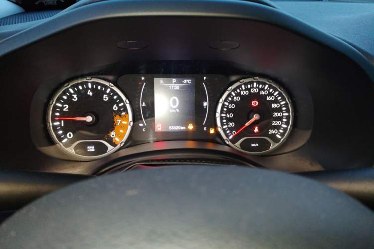 Used  Renegade 2018 Connected Large Screen Version 180T Automatic Kinetic Edition+
