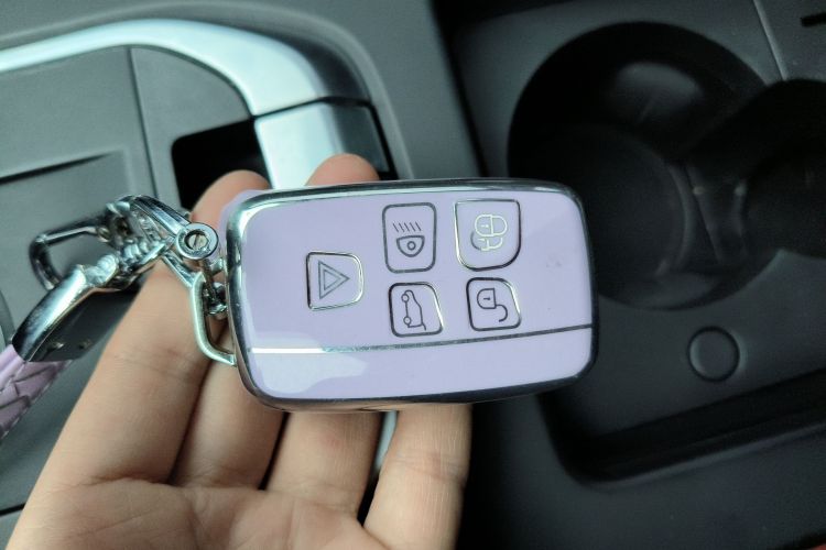 Used Land Rover Discovery Sport 2019 240 PS PURE Edition China VI Standard
