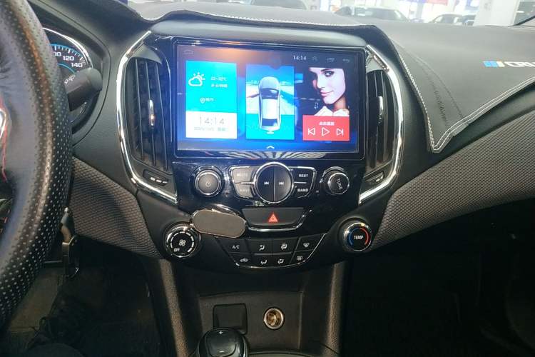 Used Chevrolet Cruze 2018 320 Automatic Pioneer Sunroof Edition
