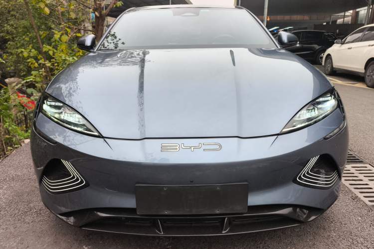 Used BYD Seal 2022 550 km Standard Range Rear-Wheel Drive Prestige Version
