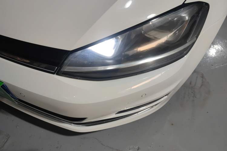 Used Volkswagen Golf 2017 1.6L Automatic Comfort Million-Vehicle Anniversary Edition
