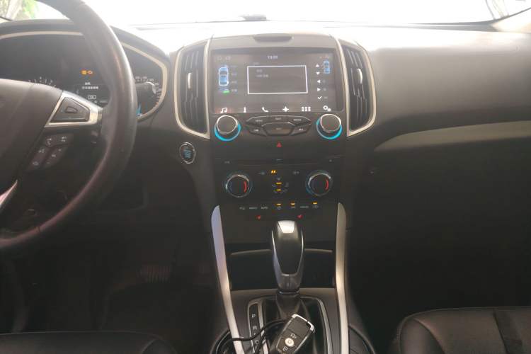 Used Ford Edge 2018 Facelifted EcoBoost 245 Two-Wheel Drive Platinum Edition 5 Seats China VI Standard
