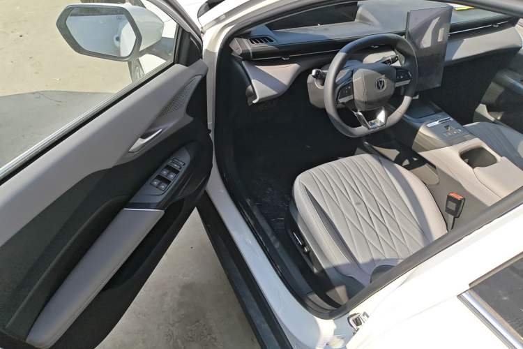 Used Changan Eado PHEV 2025 Smart New Blue Whale 145KM Battleship Edition