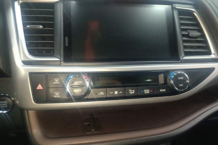 Used Toyota Highlander 2018 2.0T Four-Wheel Drive Prestige Version 7 Seats China VI Standard
