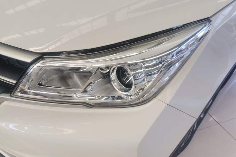 Used Baojun 730 2019 1.5L Manual Fashion Model 7-seater China VI
