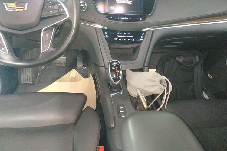 Used Cadillac XT5 2016 28T Four-Wheel-Drive Leading Model
