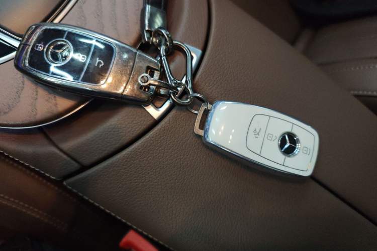 Used Mercedes-Benz E-Class 2022 Second Facelift E 300 L Fashion Edition
