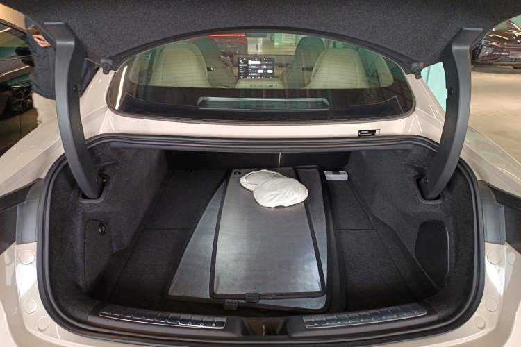 Used Hima Luxeed S7 2025 855 km Max