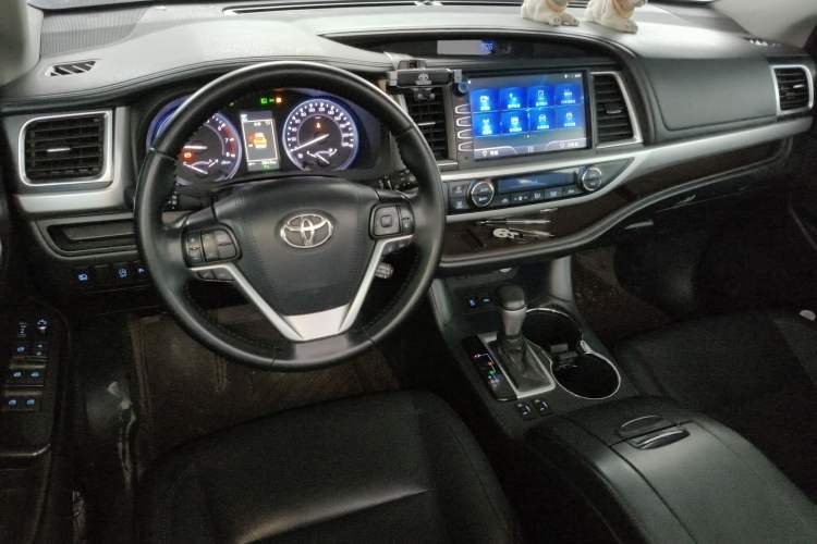 Used Toyota Highlander 2018 2.0T Four-Wheel Drive Luxury Version 7 Seats China VI Standard