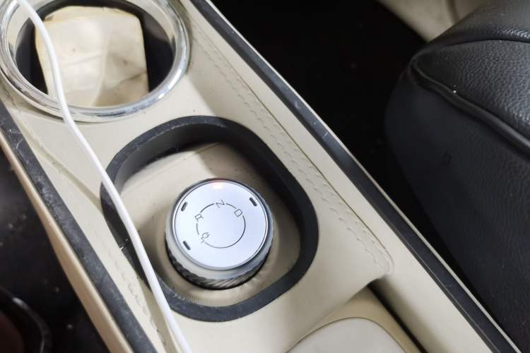 Used Wuling Hongguang MINIEV 2024 3rd Generation 215km Advanced Version
