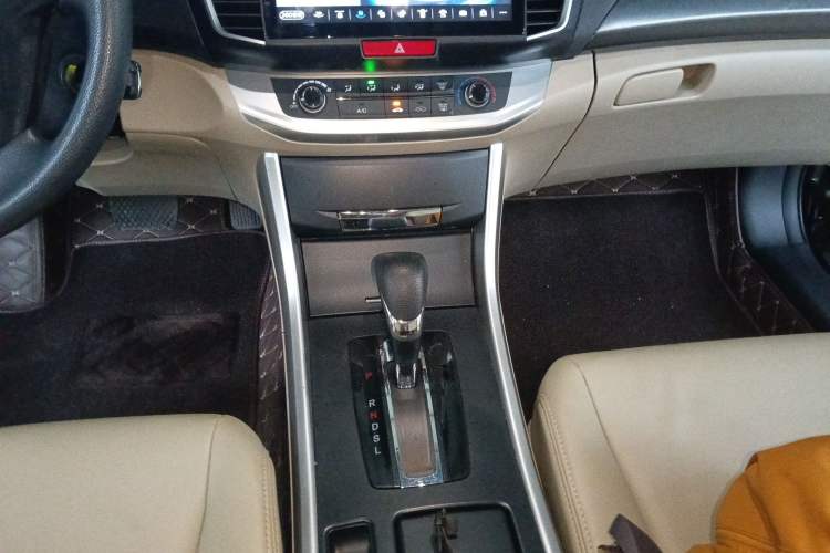 Used Honda Accord 2015 2.0L LX Comfort Edition
