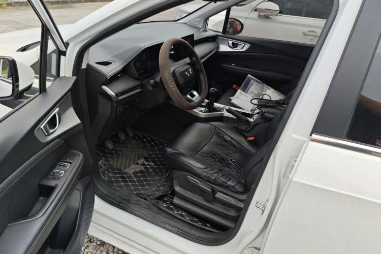 Used Wuling Jiachen 2022 1.5T Manual Light Enjoyment Dynamic Version
