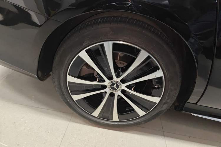 Used Mercedes-Benz E-Class New Energy 2023 E 350 e L Plug-in Hybrid Sedan
