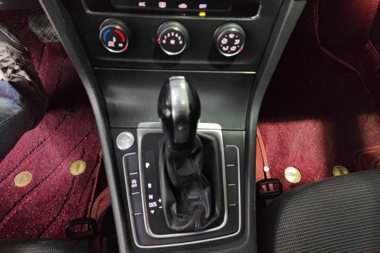 Used Volkswagen Golf 2018 230TSI Automatic Comfort Model
