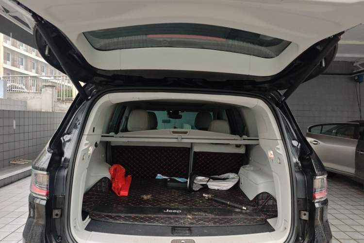 Used  Commander 2018 2.0T Two-Wheel Drive Enjoy Edition China V