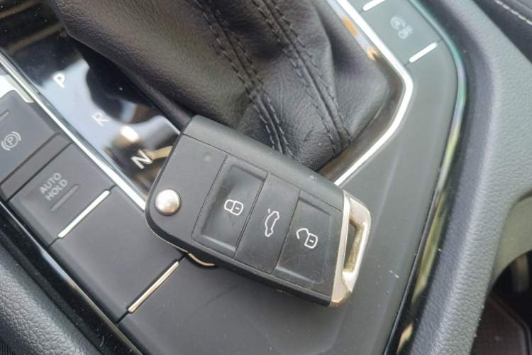 Used Volkswagen Tiguan L 2022 330TSI Automatic Two-Wheel Drive R-Line Enhanced Edition
