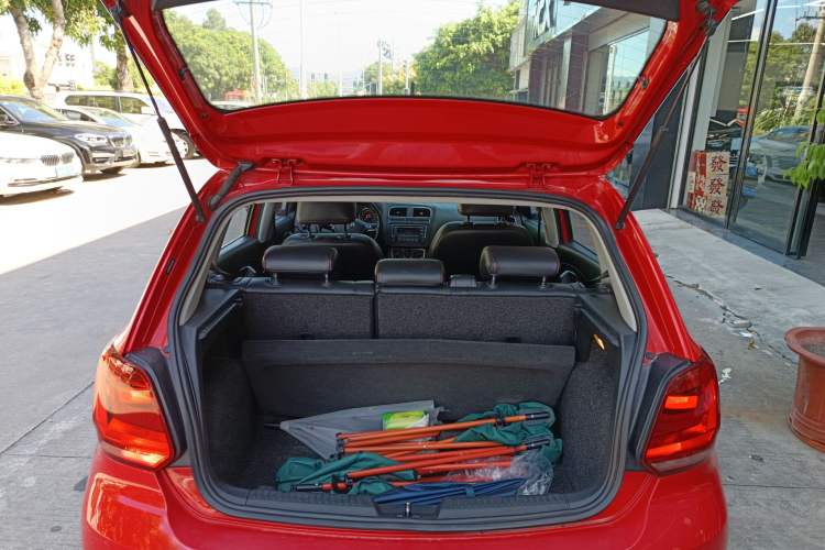 Used Volkswagen Polo 2016 1.6L Automatic Comfort Model
