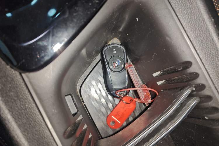 Used Buick Encore 2021 332T CVT Luxury Version
