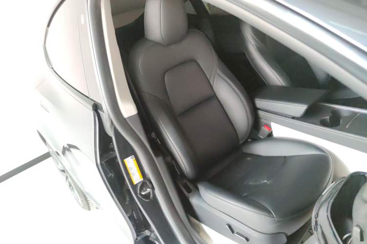 Used Tesla Model Y 2024 Long-Range All-Wheel-Drive Version
