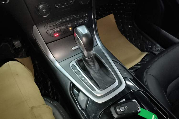 Used Ford Edge 2018 EcoBoost 245 Two-Wheel-Drive Titanium 7-Seater China V Standard
