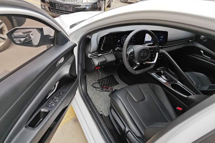 Used Hyundai Elantra 2021 1.5L CVT GLX Elite Edition
