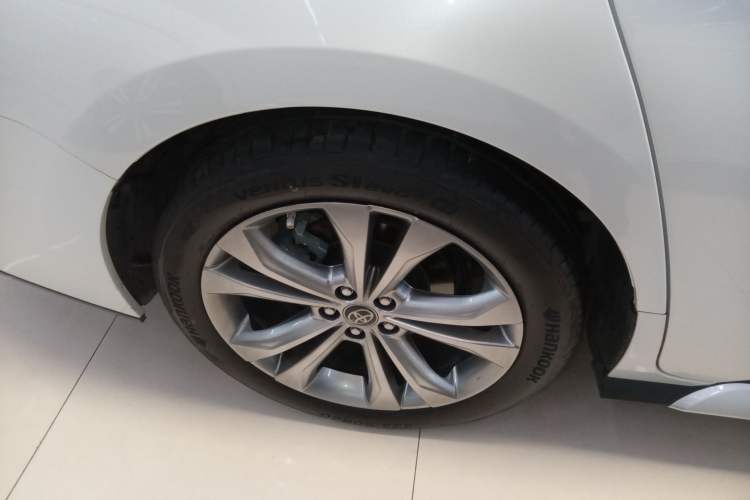 Used Toyota Granvia 2023 2.5L Hybrid Flagship VIP Edition