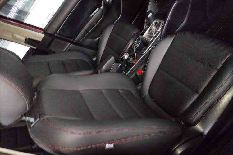 Used Mazda CX-5 2015 2.0L Automatic Two-Wheel Drive Urban Version
