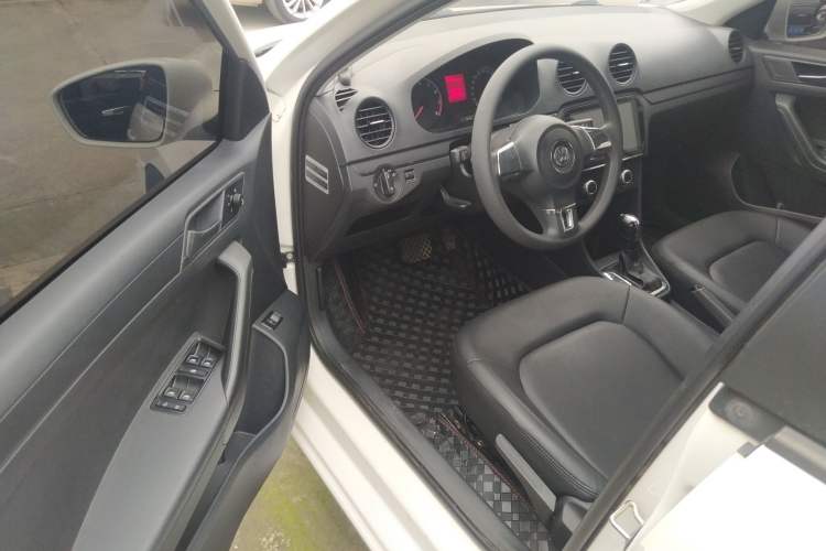 Used Volkswagen Jetta 2015 Value Edition 1.6L Automatic Fashion Version
