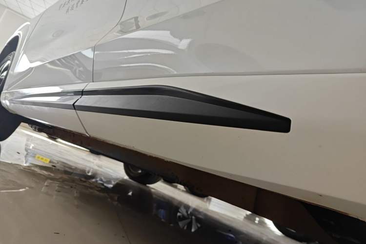 Used Changan UNI-Z New Energy 2024 Blue Whale Smart Electric iDD 125km Beyond Edition
