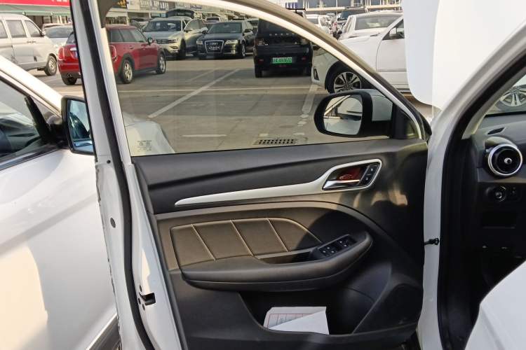 Used MG ZS 2018 1.5L Automatic Luxury Edition China V Standard
