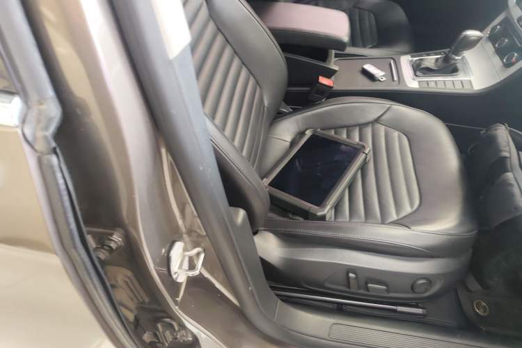 Used Volkswagen Magotan 2016 1.8TSI Smart Comfort Model
