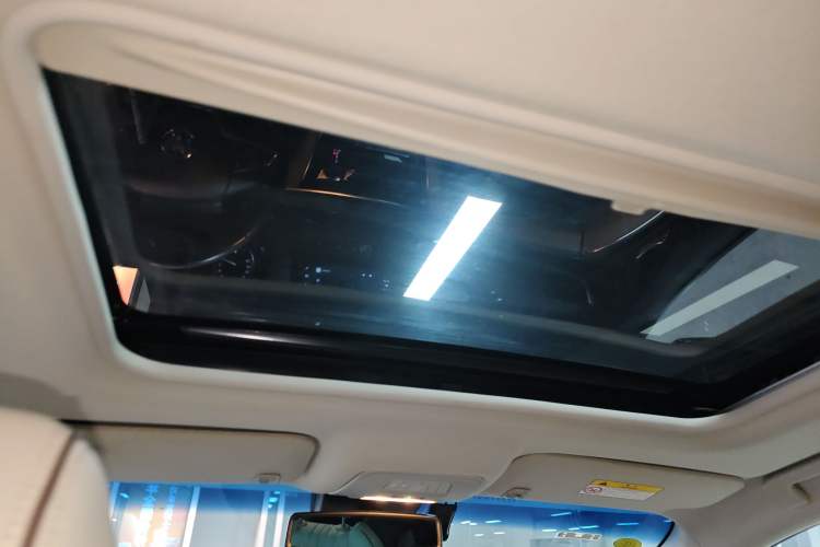 Used Buick GL8 2023 Land Executive Class 652T Luxury Model