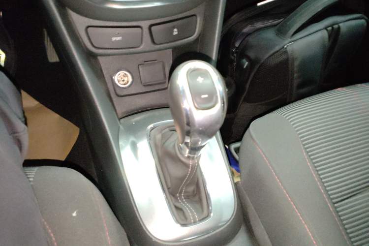 Used Buick Encore 2015 1.4T Automatic Two-Wheel Drive Urban Elite Version