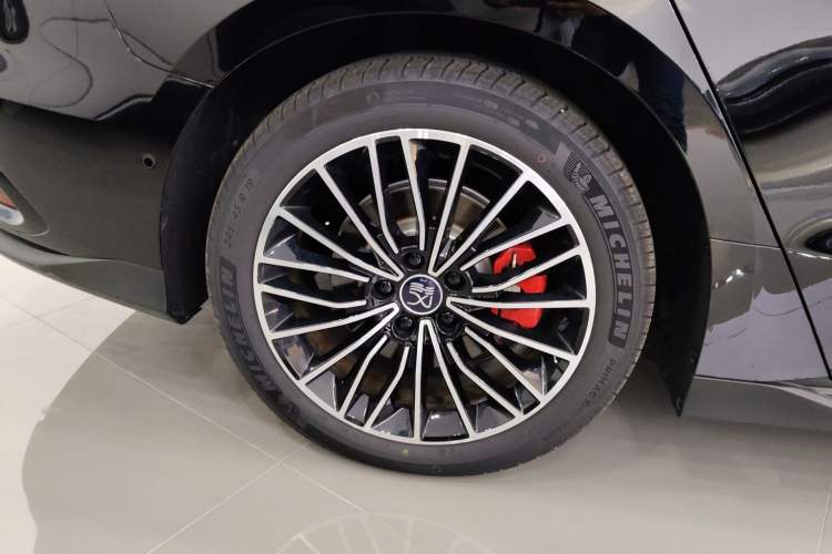 Used BYD Han 2025 EV with 701 km of Laser Radar-Enabled Intelligent Driving