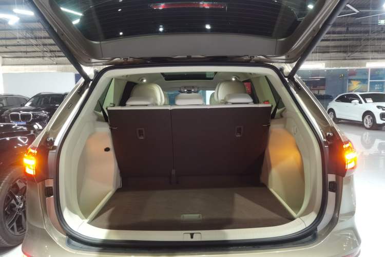 Used Volkswagen Viloran 2022 380TSI Prestige Edition