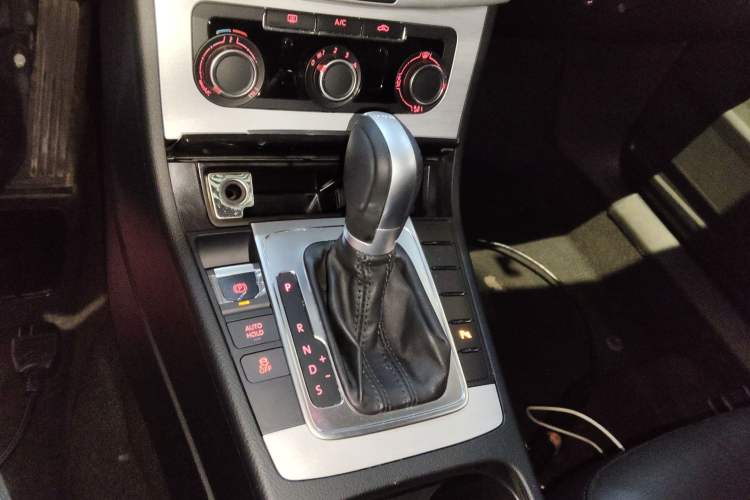 Used Volkswagen Magotan 2013 1.8TSI Premier Model
