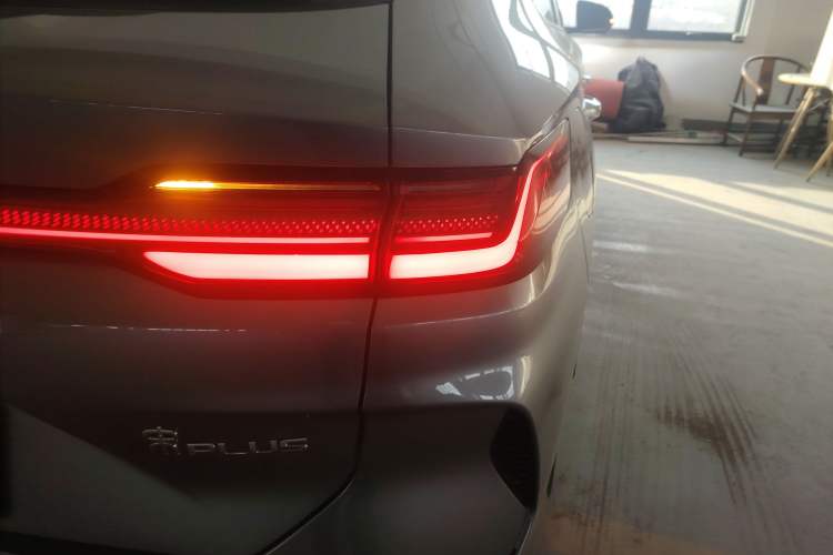 Used BYD Song PLUS New Energy 2024 Honor Edition EV 520km Flagship Model
