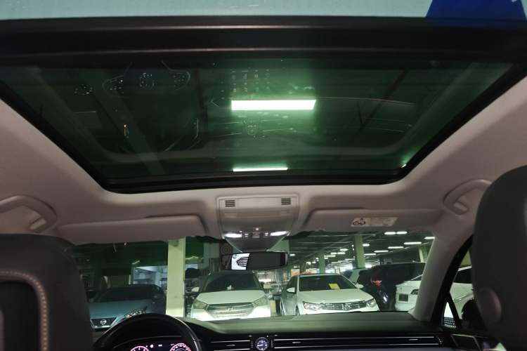 Used Volkswagen Magotan 2023 2 Million Units Commemorative Edition 330TSI DSG Luxury Version