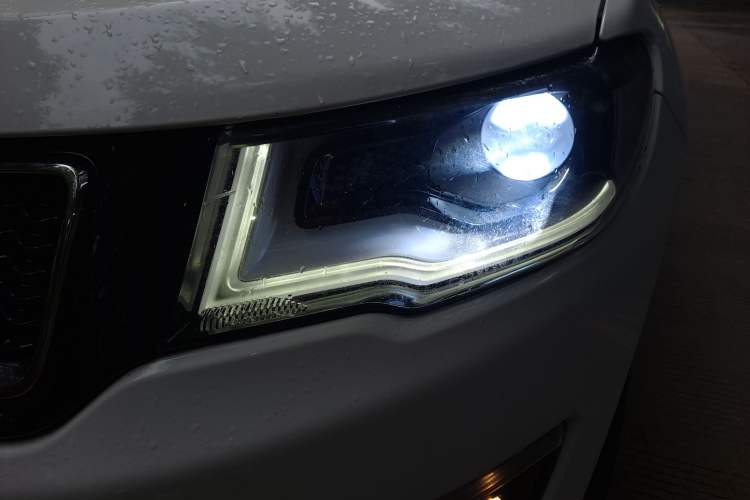 Used  Compass 2017 200T Automatic Family Edition
