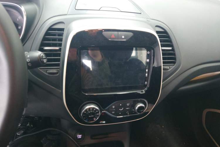 Used Renault Captur 2018 TCe190 Urban Dynamic Edition
