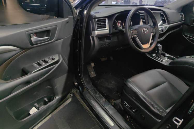 Used Toyota Highlander 2021 2.0T Four-Wheel Drive Prestige Version 7 Seats