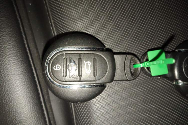 Used  MINI 2021 2.0T COOPER S Classic Edition
