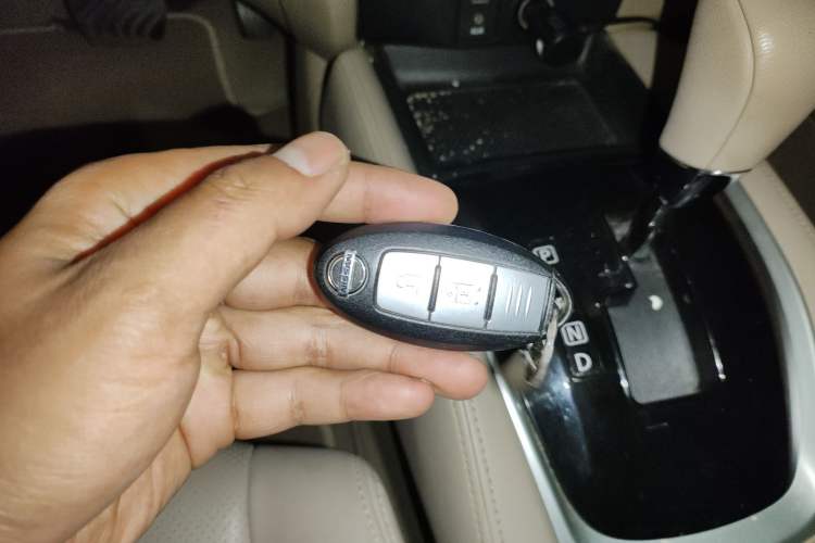 Used Nissan X-Trail 2015 2.0L CVT Comfort MAX Edition 2WD
