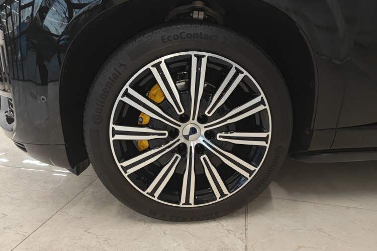 Used Denza N9 2025 Flagship Model
