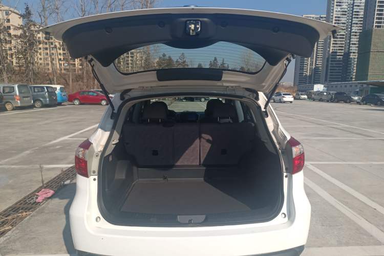 Used Venucia T70 2016 1.6L Manual Ruixing Edition
