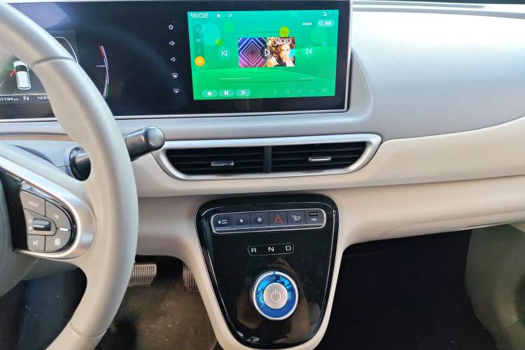 Used ORA White Cat 2022 Upgraded Model 305km Range Luxury Version Lithium-Ion Battery