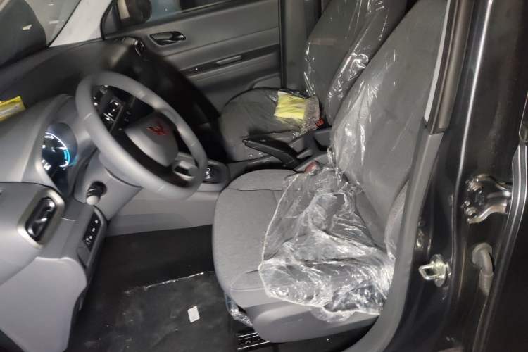 Used Wuling Hongguang New Energy 2024 All-Electric Model 300KM Practical Version
