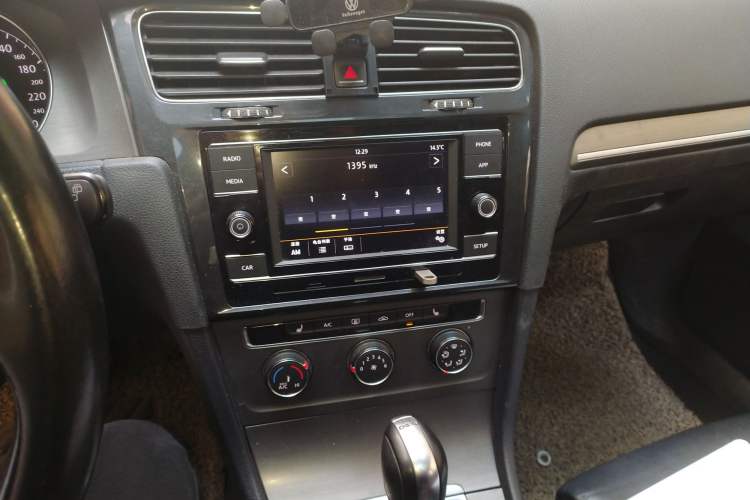 Used Volkswagen Golf 2015 1.4TSI Automatic Luxury Model