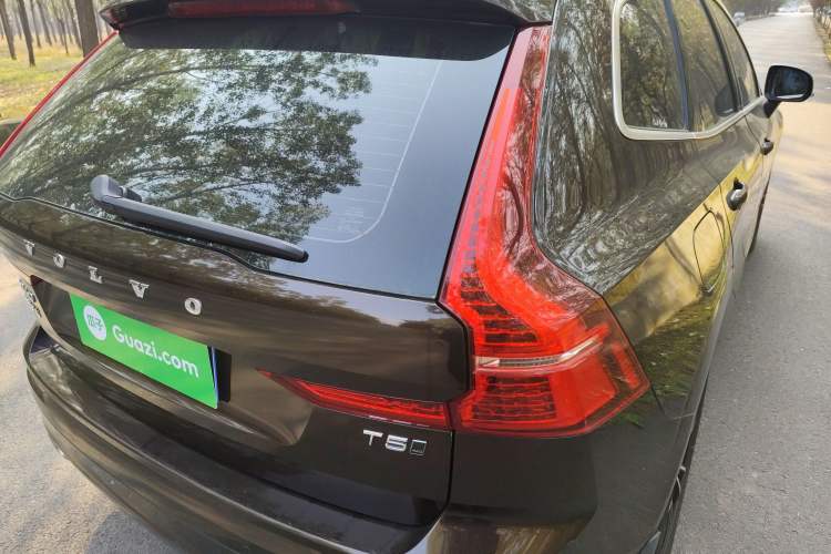 Used Volvo XC60 2019 T5 4x4 Zhiyuan Edition China VI Standard
