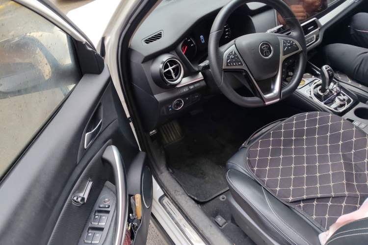 Used BYD Song New Energy 2019 Song DM 1.5TID Smart Connect Dynamic Model
